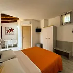 Tramonti D'oro B&B 카프리올리