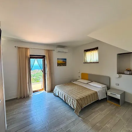 Alojamento de Acomodação e Pequeno-almoço Tramonti D'oro 4*