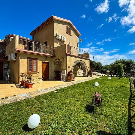 Tramonti D'oro Bed & Breakfast 4*