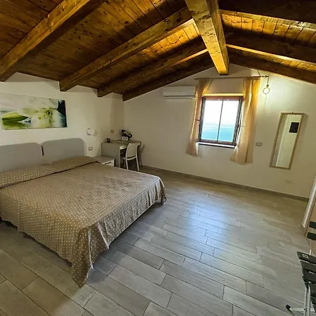 Tramonti D'oro Bed & Breakfast 4*